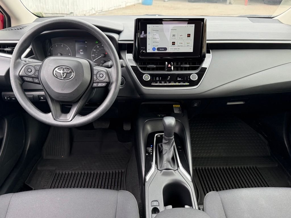 2025 Toyota Corolla LE - Photo 29