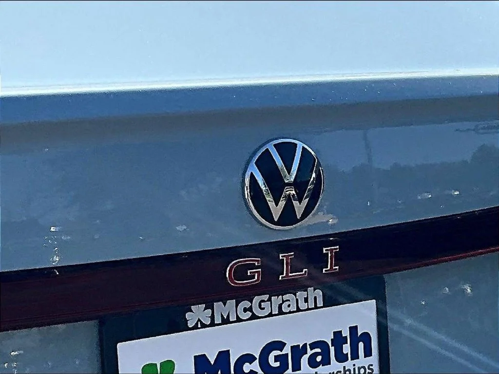 New 2027 Gray Volkswagen 2.0T Autobahn image 9