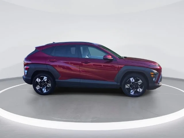 Used 2025 Red Hyundai SEL Convenience image 9