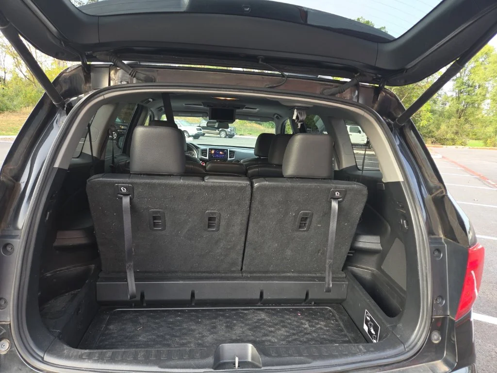 Used 2016  Honda Touring image 9