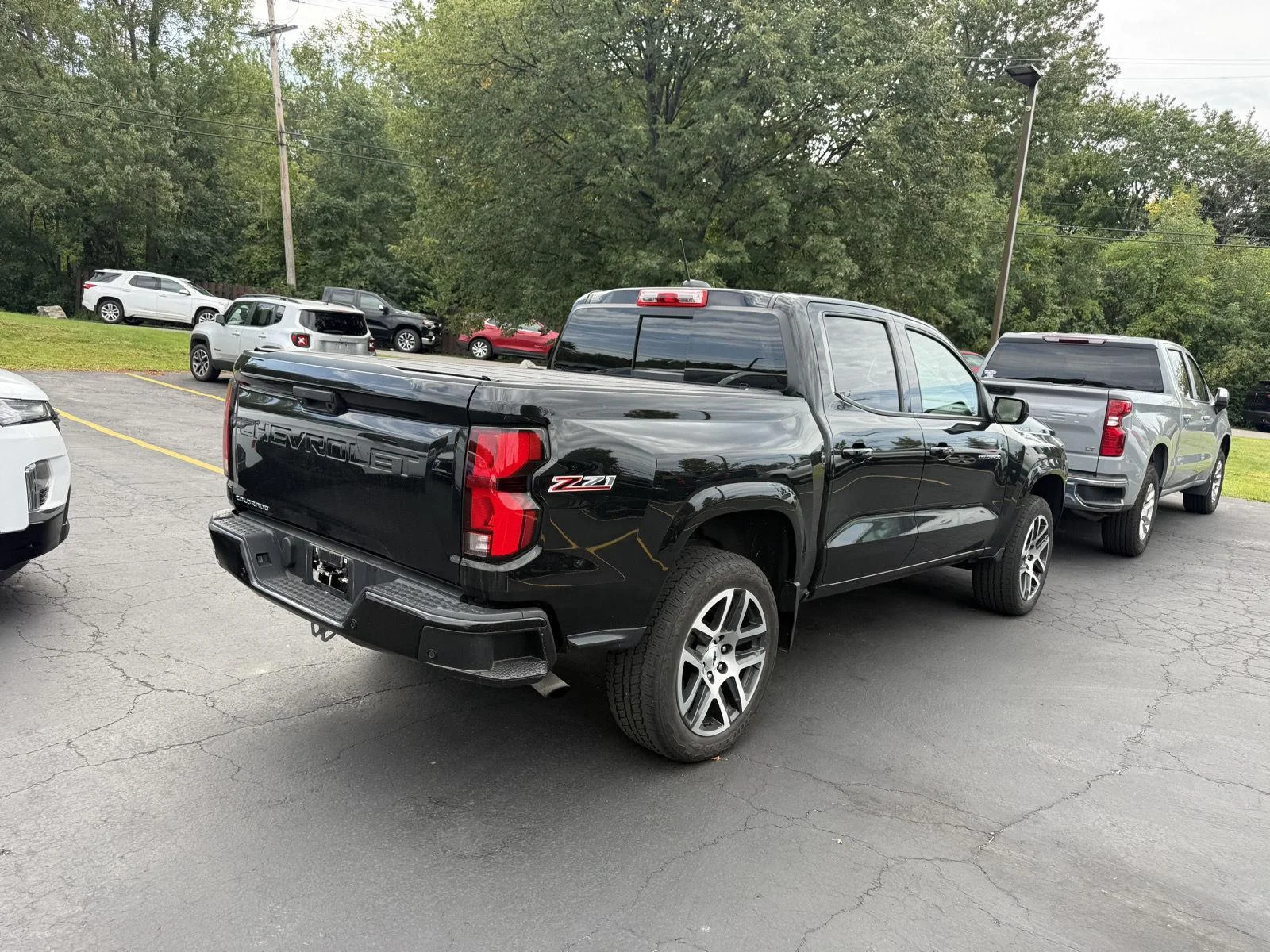 Used 2023 BLACK Chevrolet 4WD Z71 image 2