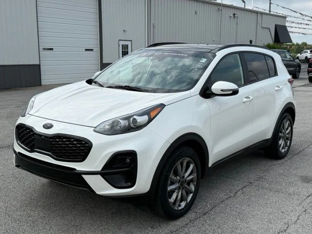 Certified Used 2022 White Kia Nightfall image 3