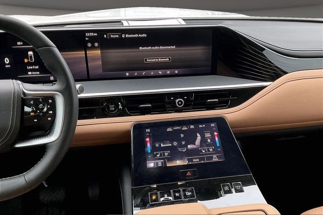 Used 2025 White INFINITI SENSORY image 6