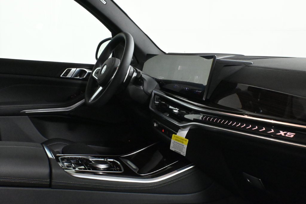 Used 2026 Black BMW xDrive50e image 35