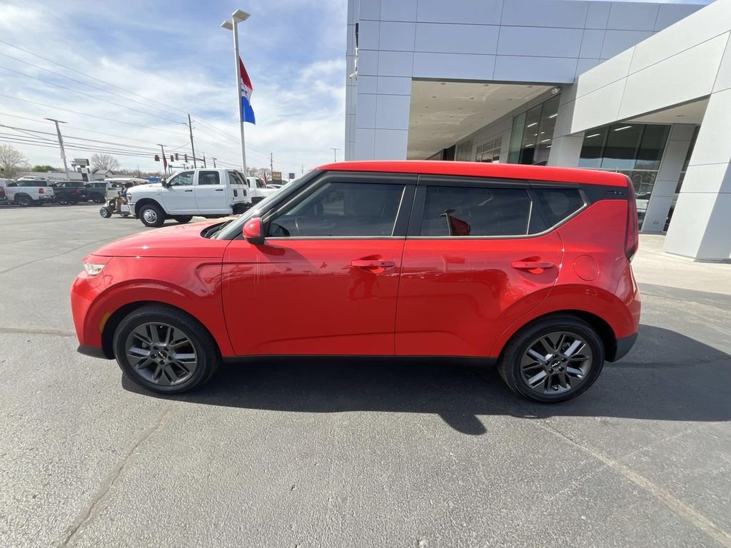 2022 Kia Soul EX - Photo 4