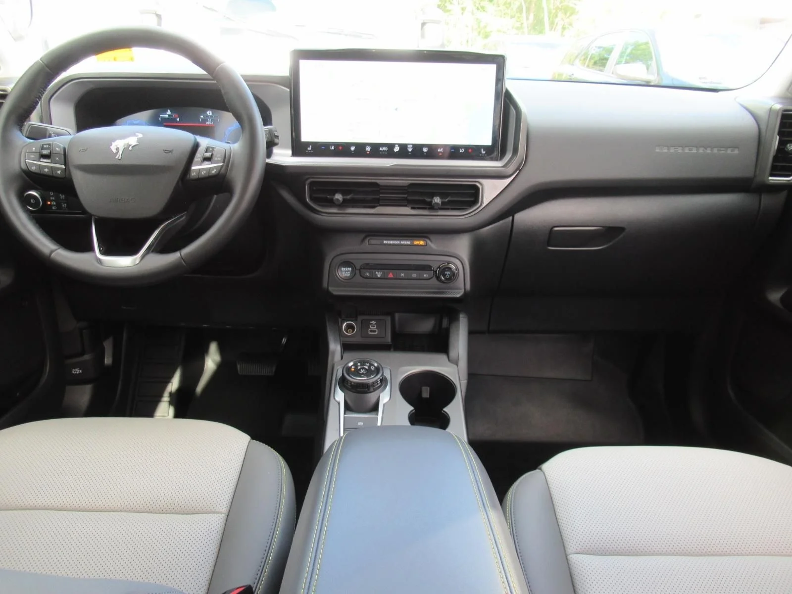 Used 2025 White Ford Badlands image 12