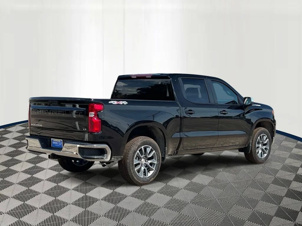 Used 2026 Black Chevrolet LT image 5