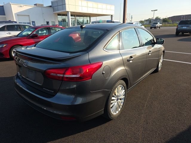 Used 2017 Magnetic Ford Titanium image 5