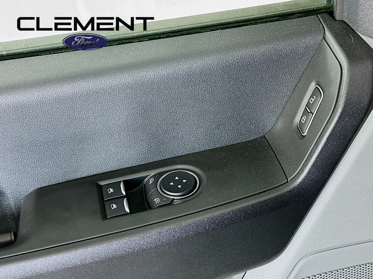 New 2025 Oxford White Ford F-450® XL image 19