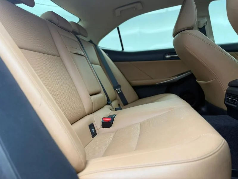 2016 Lexus IS 200t - Photo 30