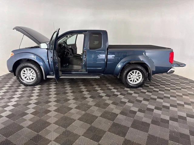 Used 2020 Blue Nissan SV image 16