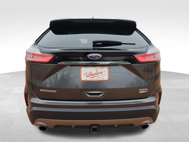 Used 2019 Gray Ford SEL image 4
