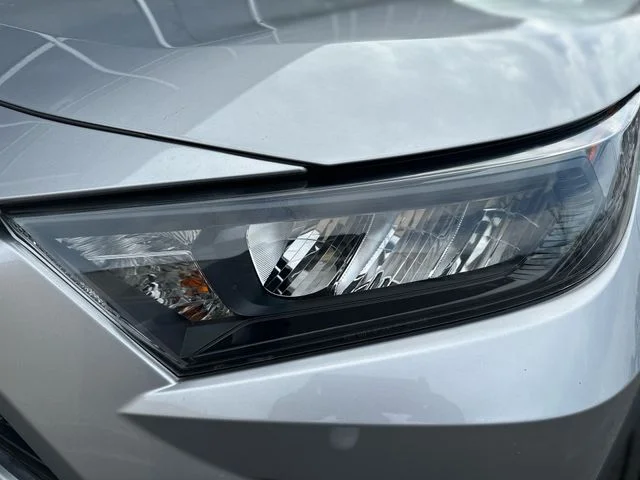 Used 2021 Silver Toyota LE image 9