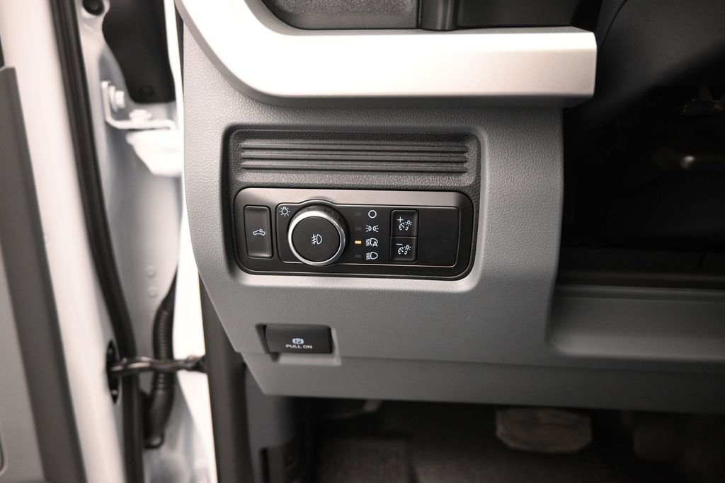 New 2026 Oxford White Ford XL image 11