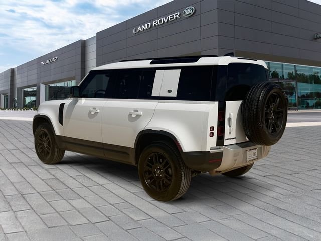 Used 2023 White Land Rover S image 3