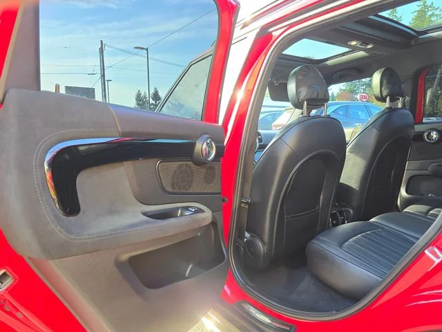 Used 2018 Chili Red MINI Base image 15