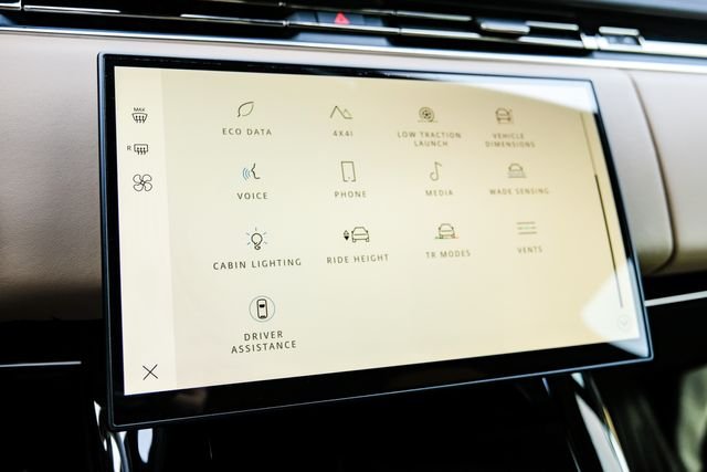 New 2026  Land Rover Dynamic SE image 38