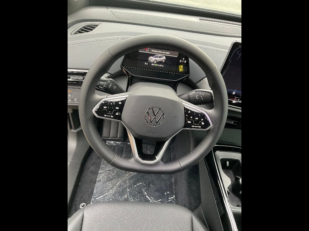 New 2025 Deep Black Pearl Volkswagen Pro S Plus image 8