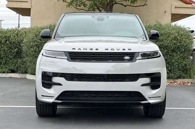 New 2026 Borasco Grey Land Rover Dynamic SE image 8