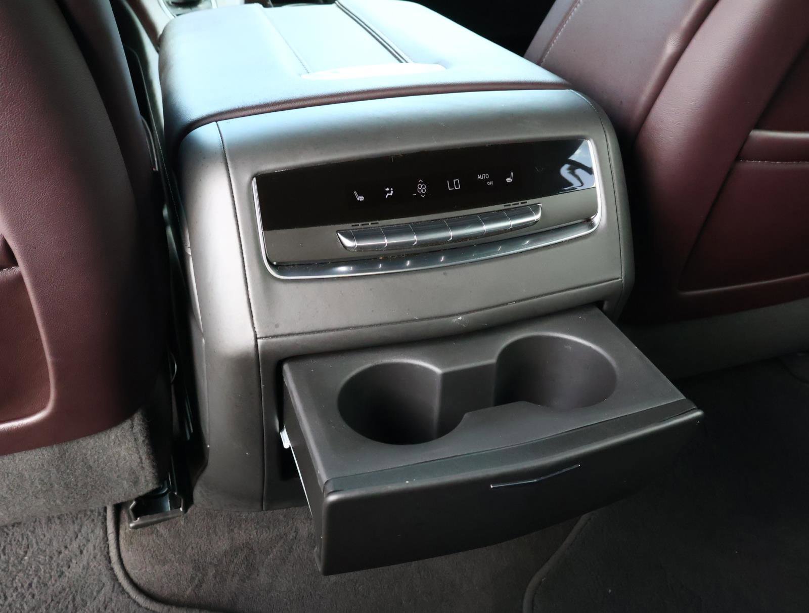 Used 2024 Crystal White Tricoat Cadillac Sport Platinum image 18