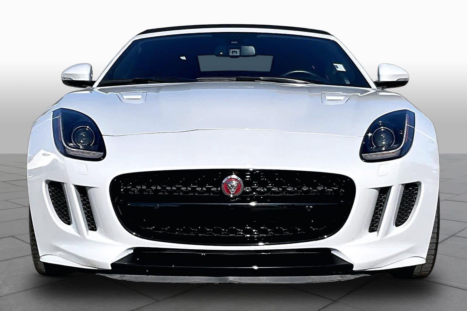 Used 2016  Jaguar R image 4