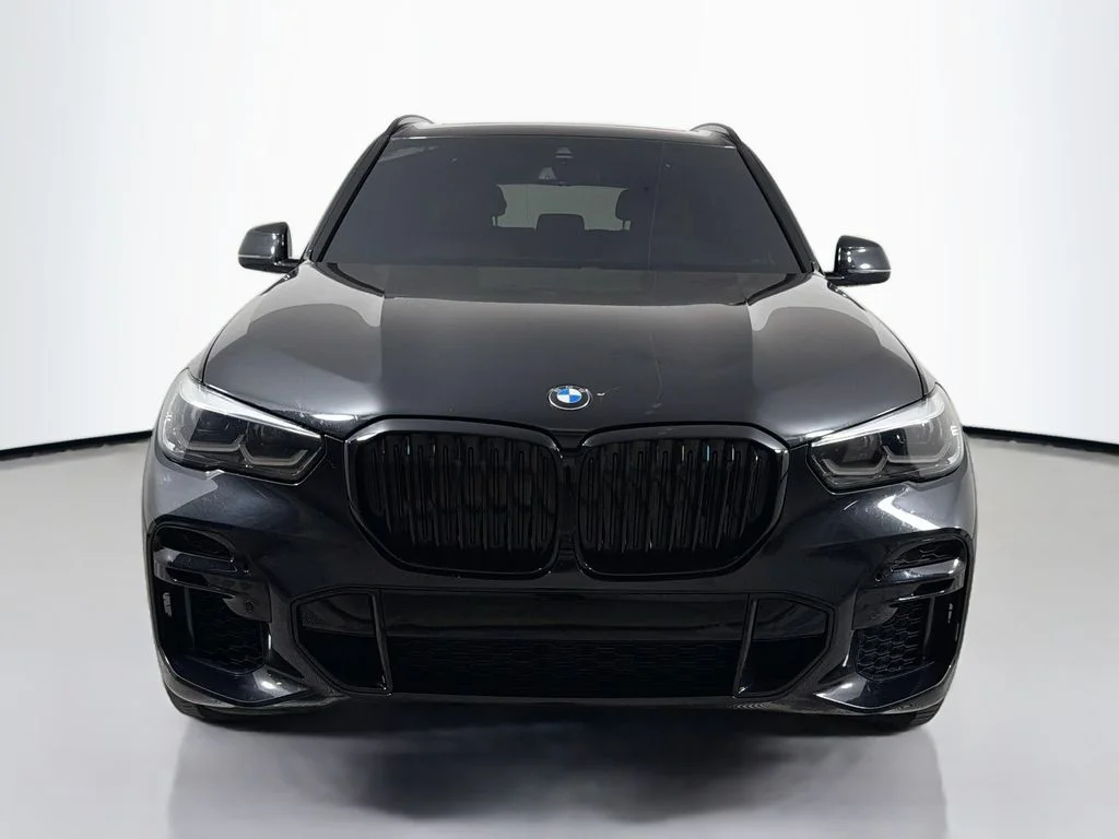 Used 2022 Black BMW sDrive40i image 2