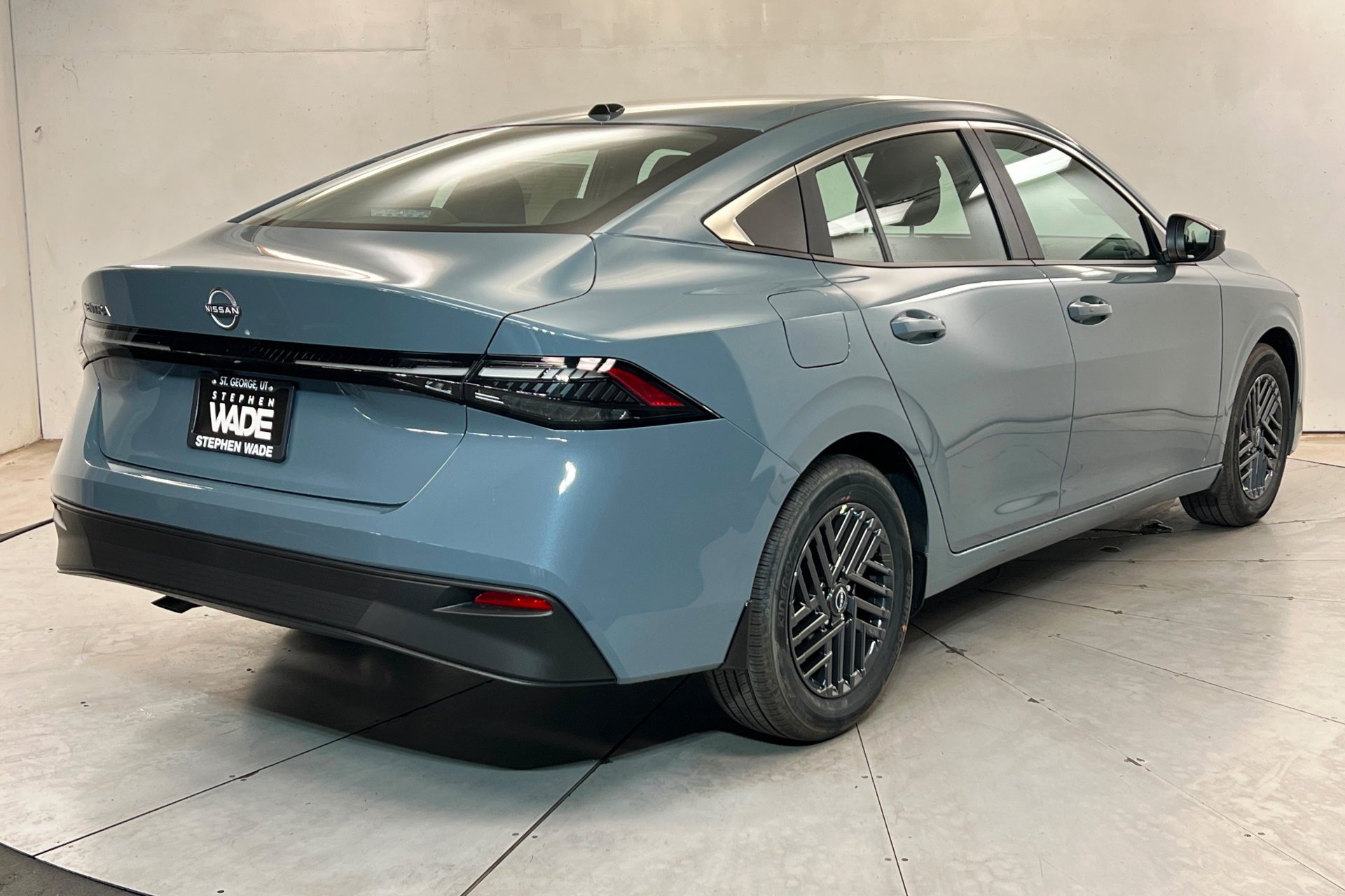 New 2027 Atlantic Gray Metallic Nissan SV image 6