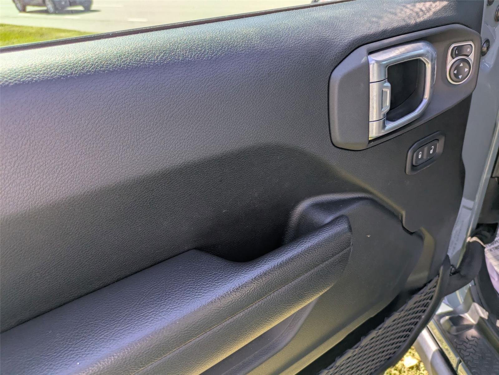 Used 2024 Anvil Clear Coat Jeep Rubicon image 13