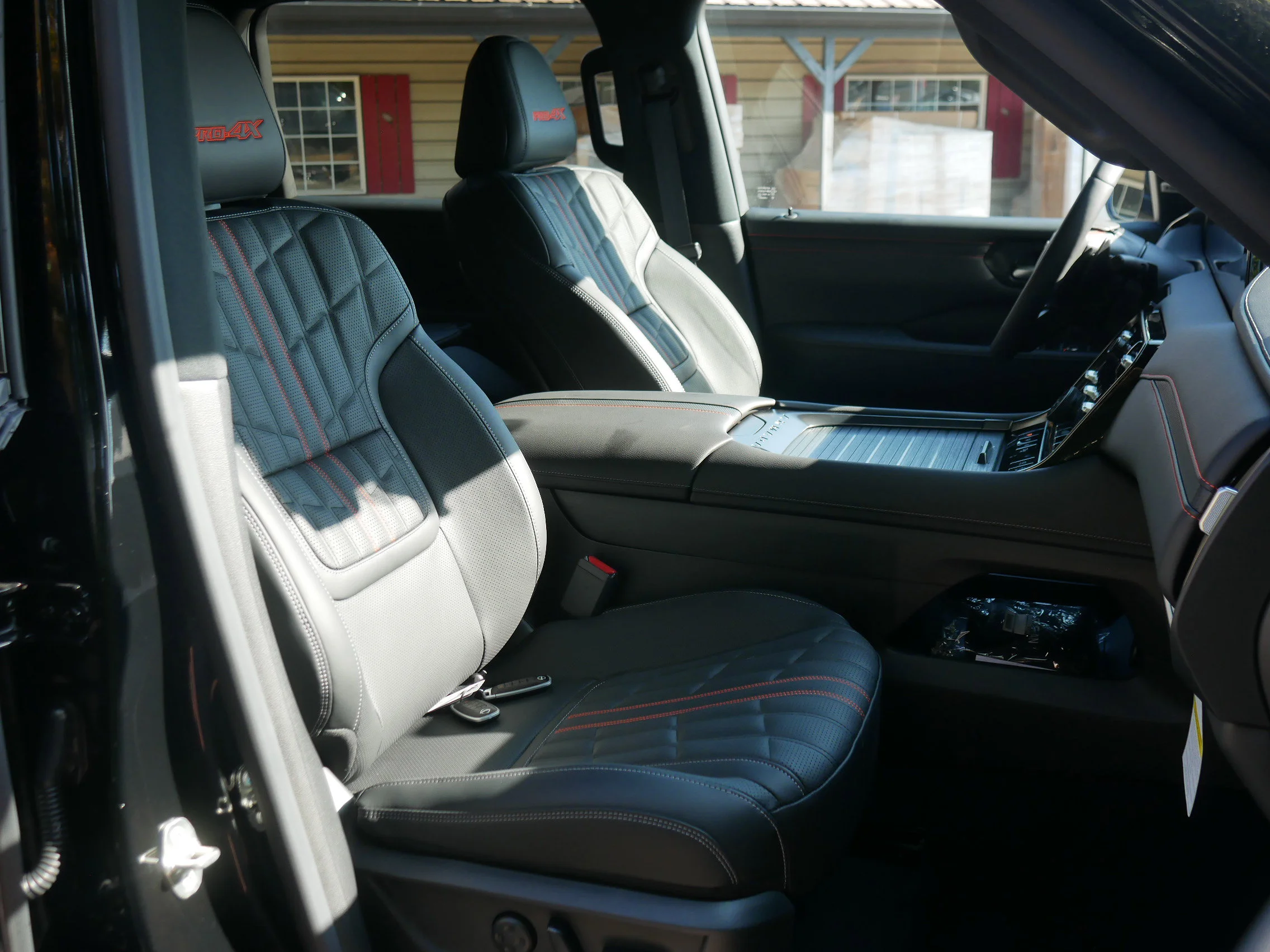 2026 Nissan Armada PRO-4X - Photo 31