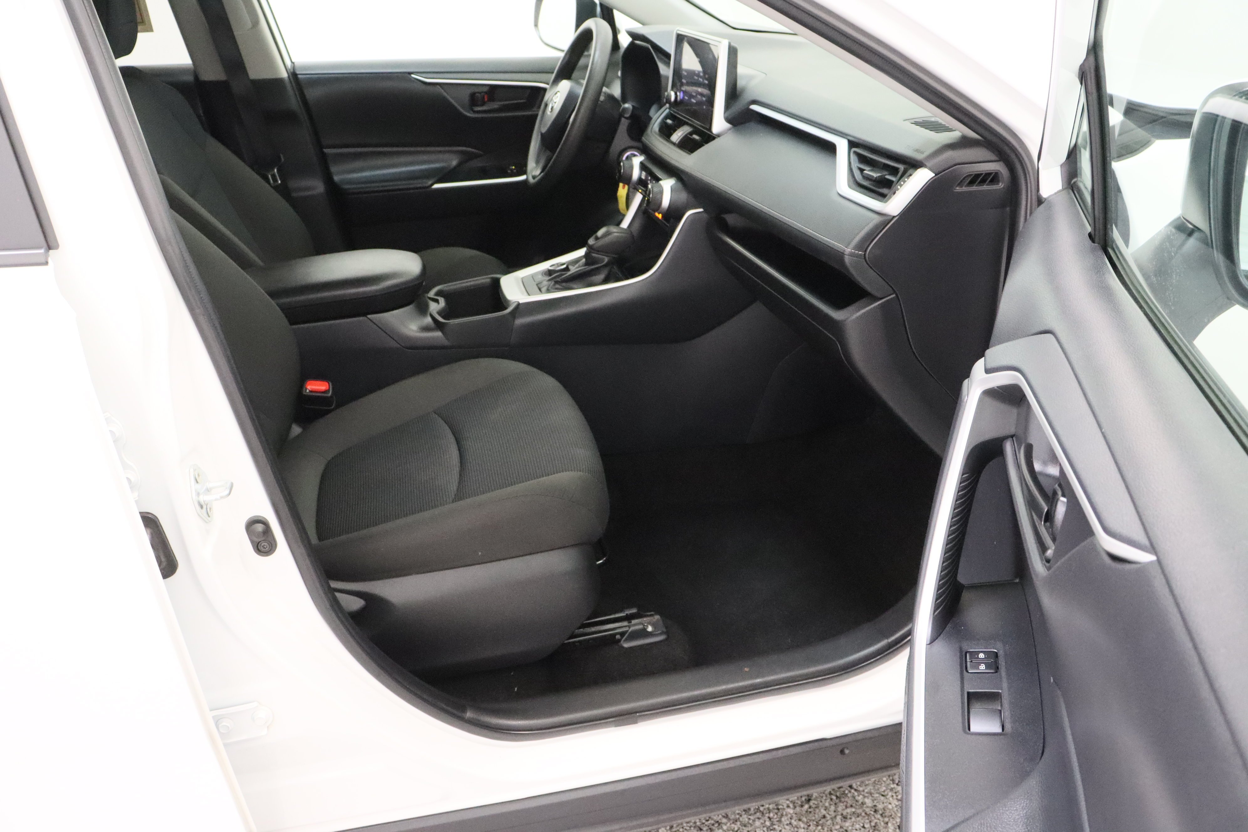 Certified Used 2025 White Toyota Hybrid LE 2.5L image 33