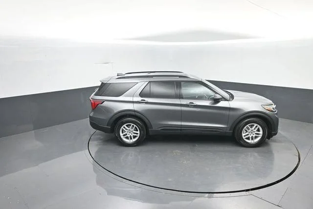 New 2026 Carbonized Gray Metallic Ford Active image 27