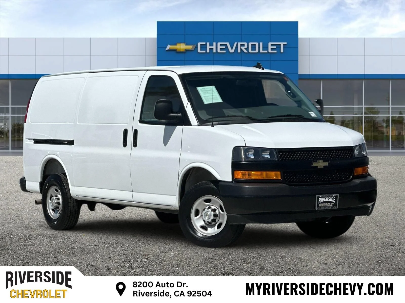 Used 2025 Summit White Chevrolet WT image 1