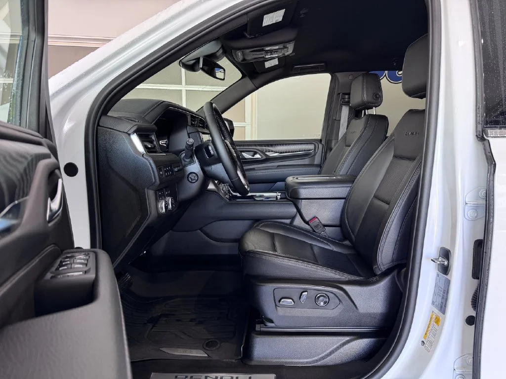 2024 GMC Yukon Denali - Photo 13