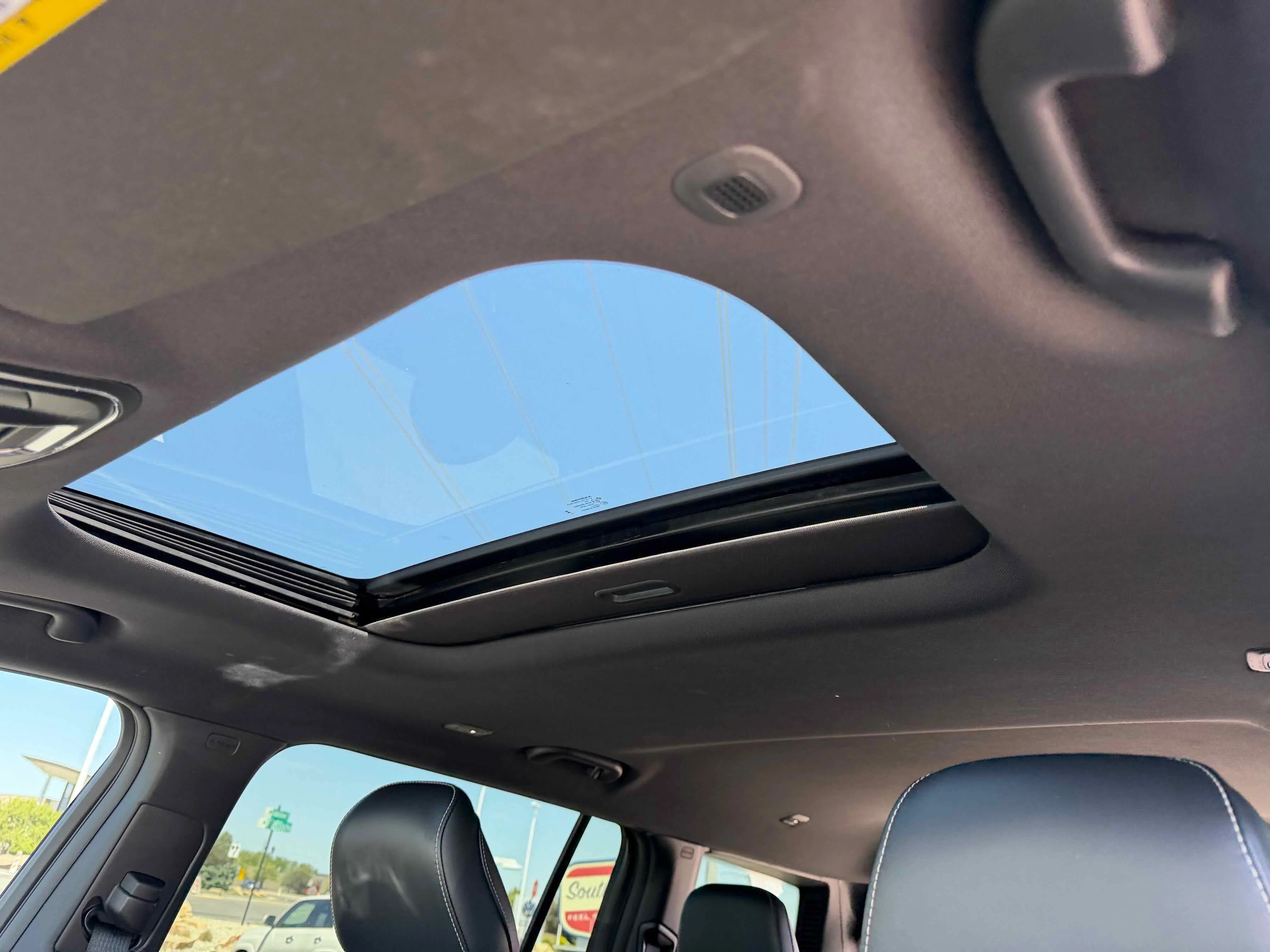 Used 2025 Silver Zynith Jeep Altitude X image 30