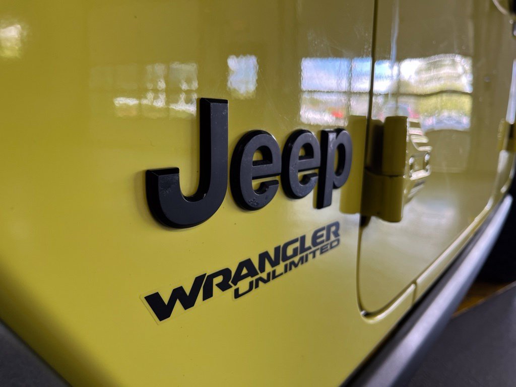 Used 2022 High Velocity Clearcoat Jeep Unlimited Willys image 15