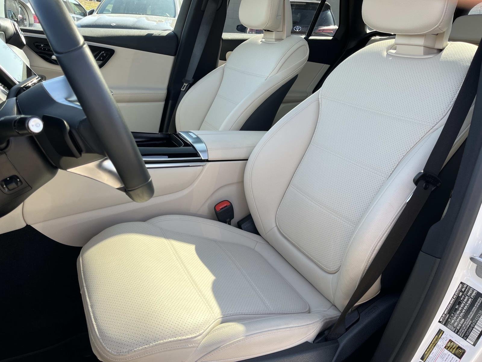 Used 2026 WHITE Mercedes-Benz GLC 300 image 25