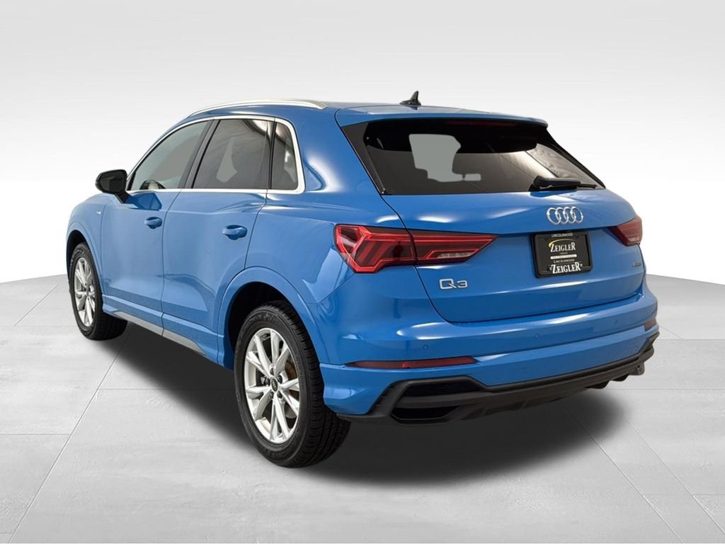 Used 2023  Audi Premium image 7