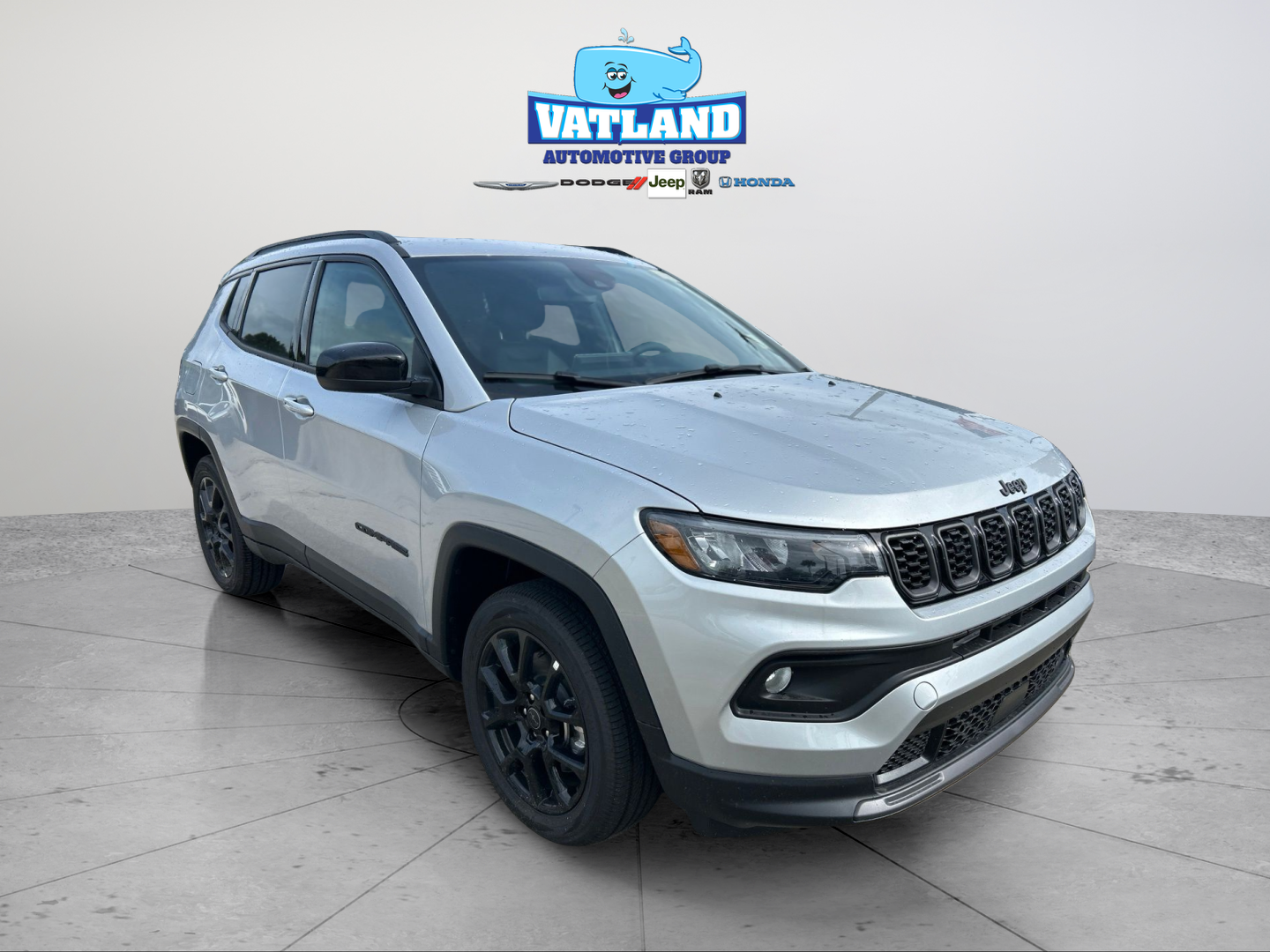 New 2026 Silver Zynith Metallic Clearcoat Jeep Latitude image 22