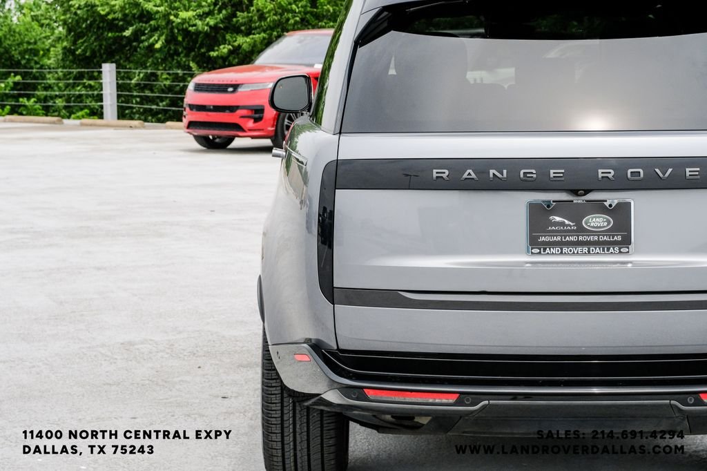 Used 2023 Eiger Gray Metallic Land Rover SE image 55