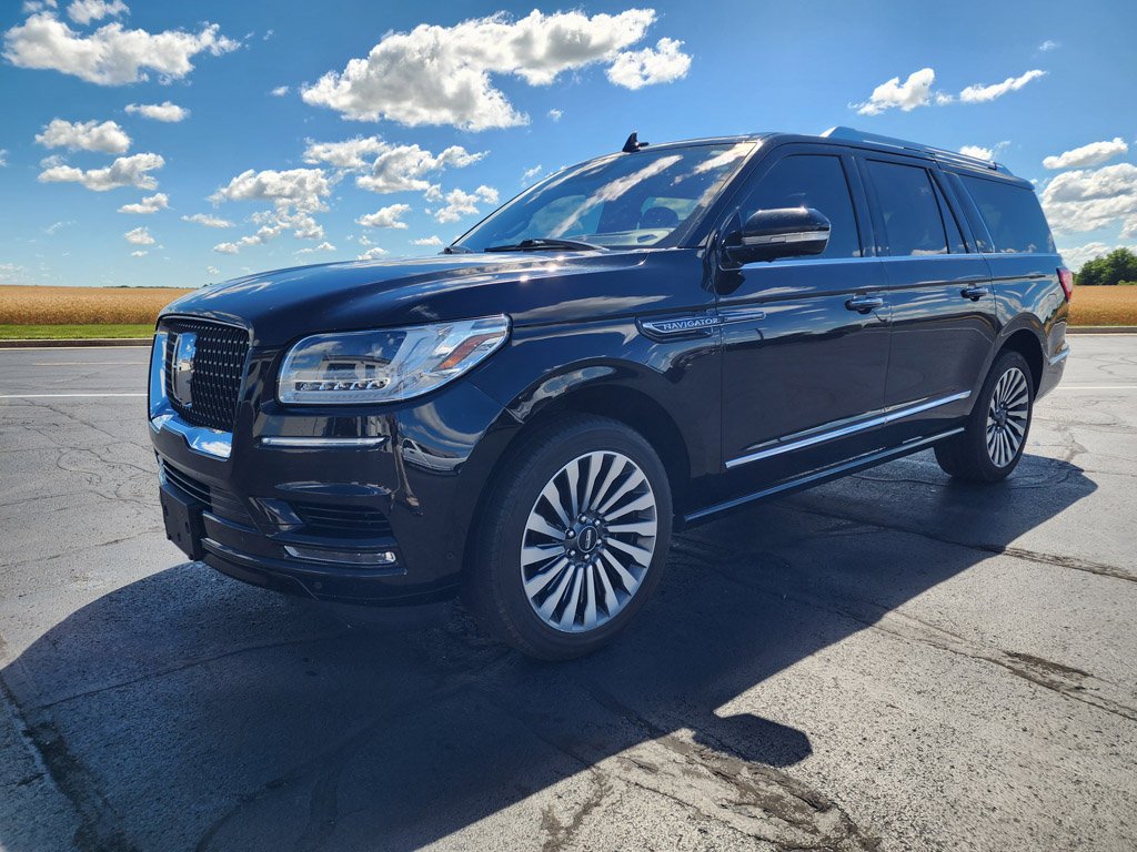 Used 2020 Infinite Black Lincoln Reserve image 1
