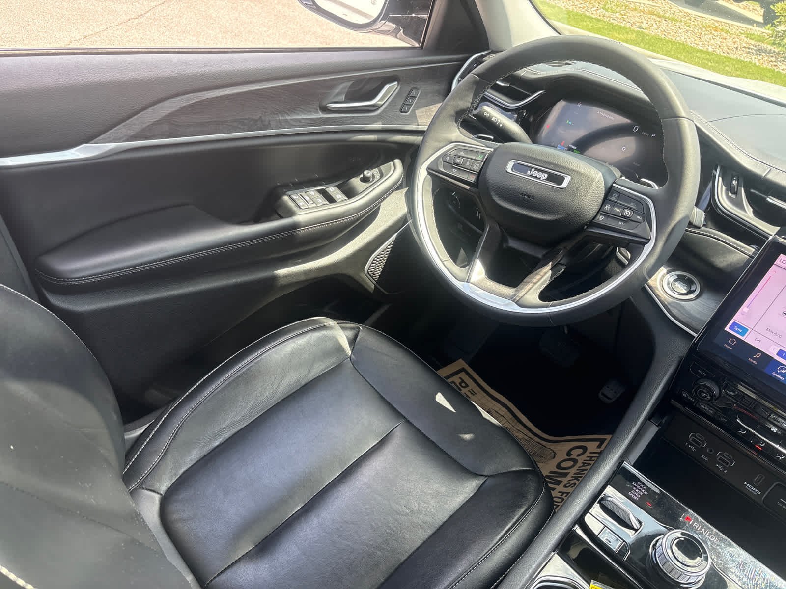 Used 2022 Bright White Clearcoat Jeep  image 16