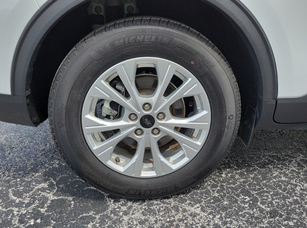 Used 2025 Oxford White Ford Active image 6