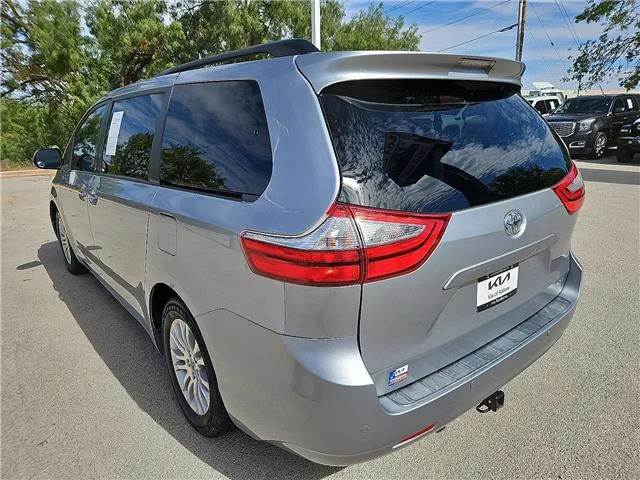 Used 2017 Predawn Gray Mica Toyota XLE 8 Passenger Front-wheel Drive Passenger image 2