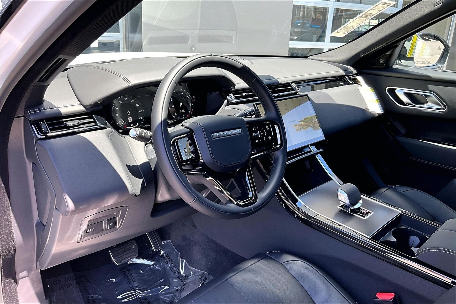 New 2026 Fuji White Land Rover Belgravia Edition image 6