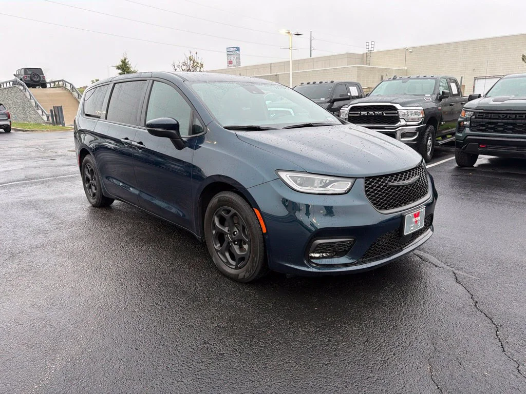 2023 Chrysler Pacifica Hybrid