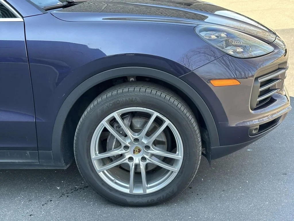 Certified Used 2019 Blue Porsche  image 9