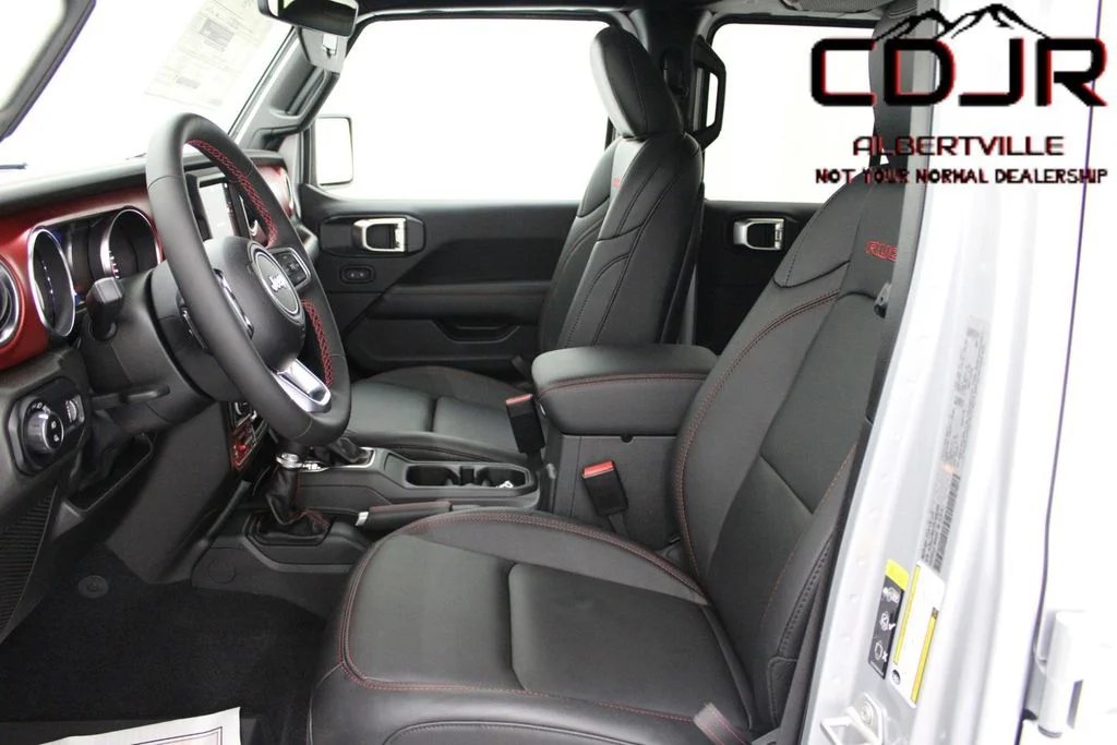 Used 2023 Silver Jeep Rubicon image 18
