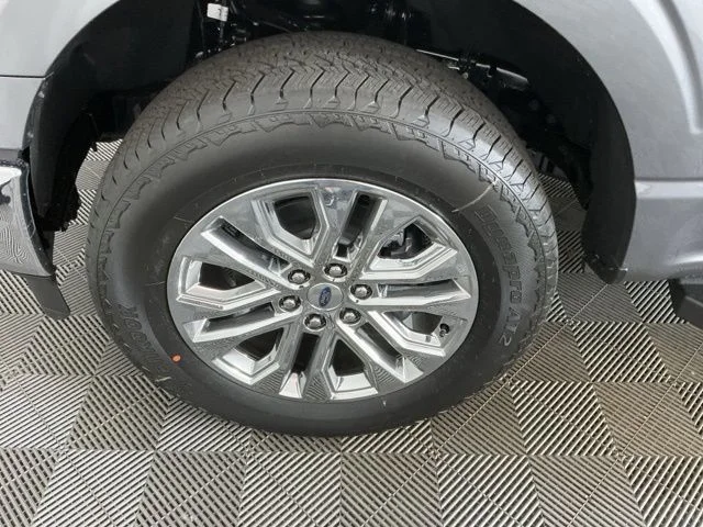 New 2026 Carbonized Gray Metallic Ford Lariat image 30