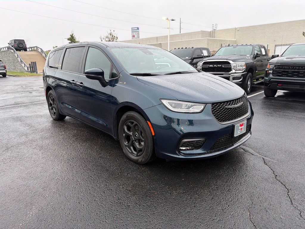 2023 Chrysler Pacifica Hybrid Touring L