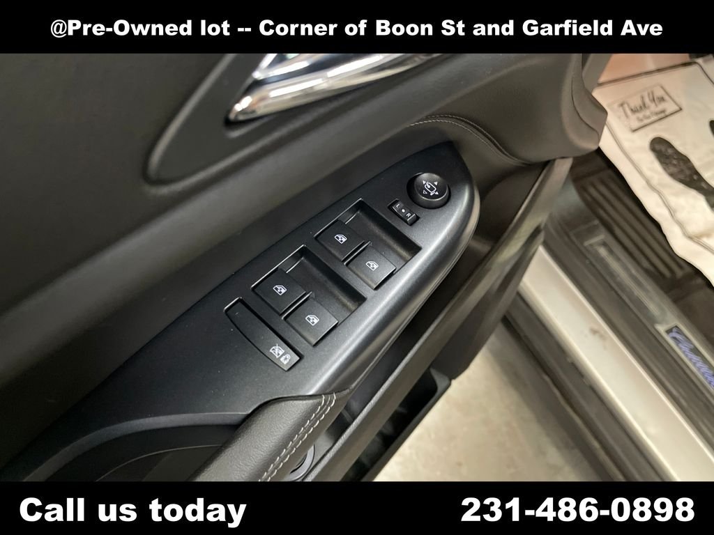 Used 2013 Silver Cadillac Luxury image 16